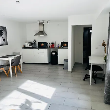 Appartement Schoene Lage In *
